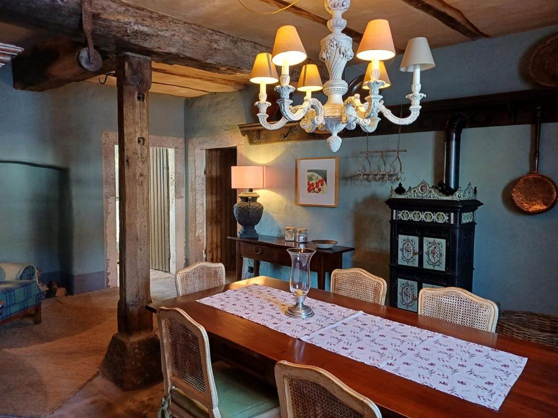 B&B Gutshaus De La Fontaine Feilsdorf Esterno foto