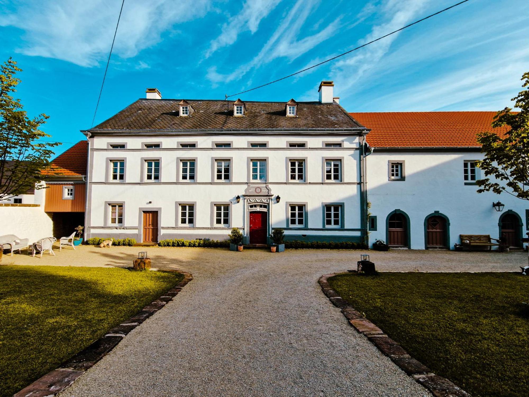 B&B Gutshaus De La Fontaine Feilsdorf Esterno foto